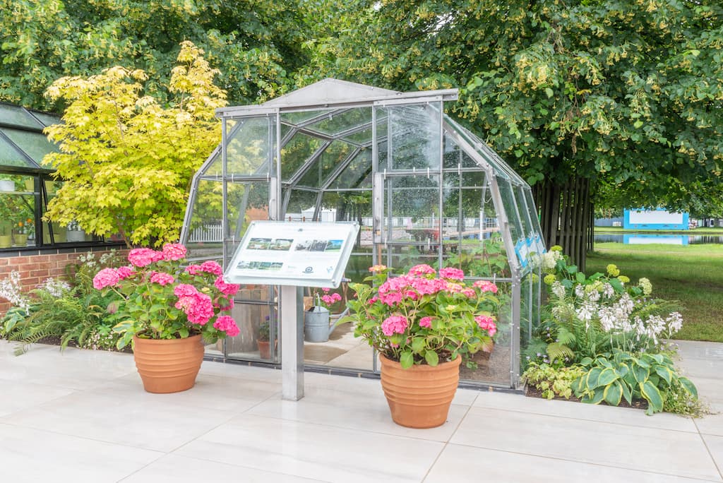 The Semi-dodecagon greenhouse